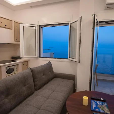 Flisvos Beachfront Hotel
