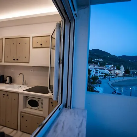 Flisvos Beachfront 3* Loutraki (Skopelos)
