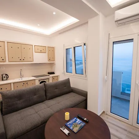 فندق Flisvos Beachfront