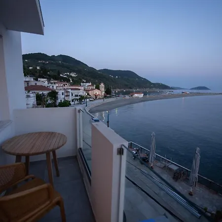 Hotel Flisvos Beachfront Loutraki (Skopelos)