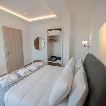 Отель Flisvos Beachfront Лутраки