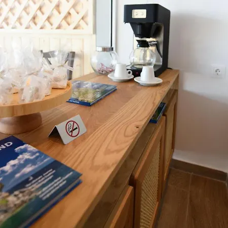 فندق Flisvos Beachfront 3*