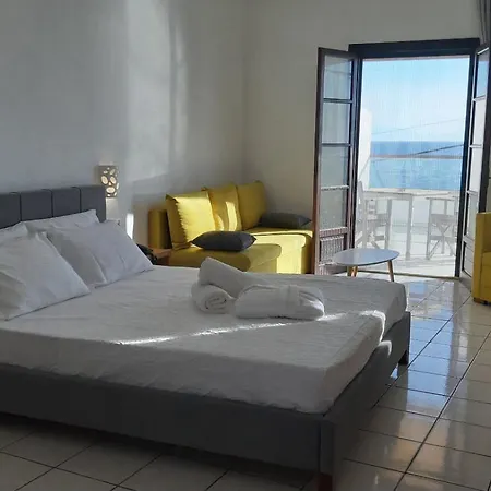 فندق Flisvos Beachfront 3*